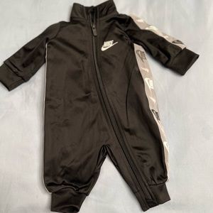 Nike suit for newborn